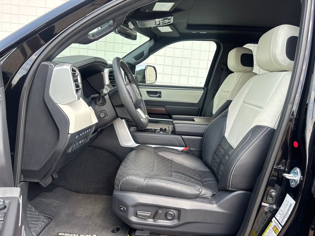 Used 2025 Toyota Sequoia Capstone AWD/4WD image 3
