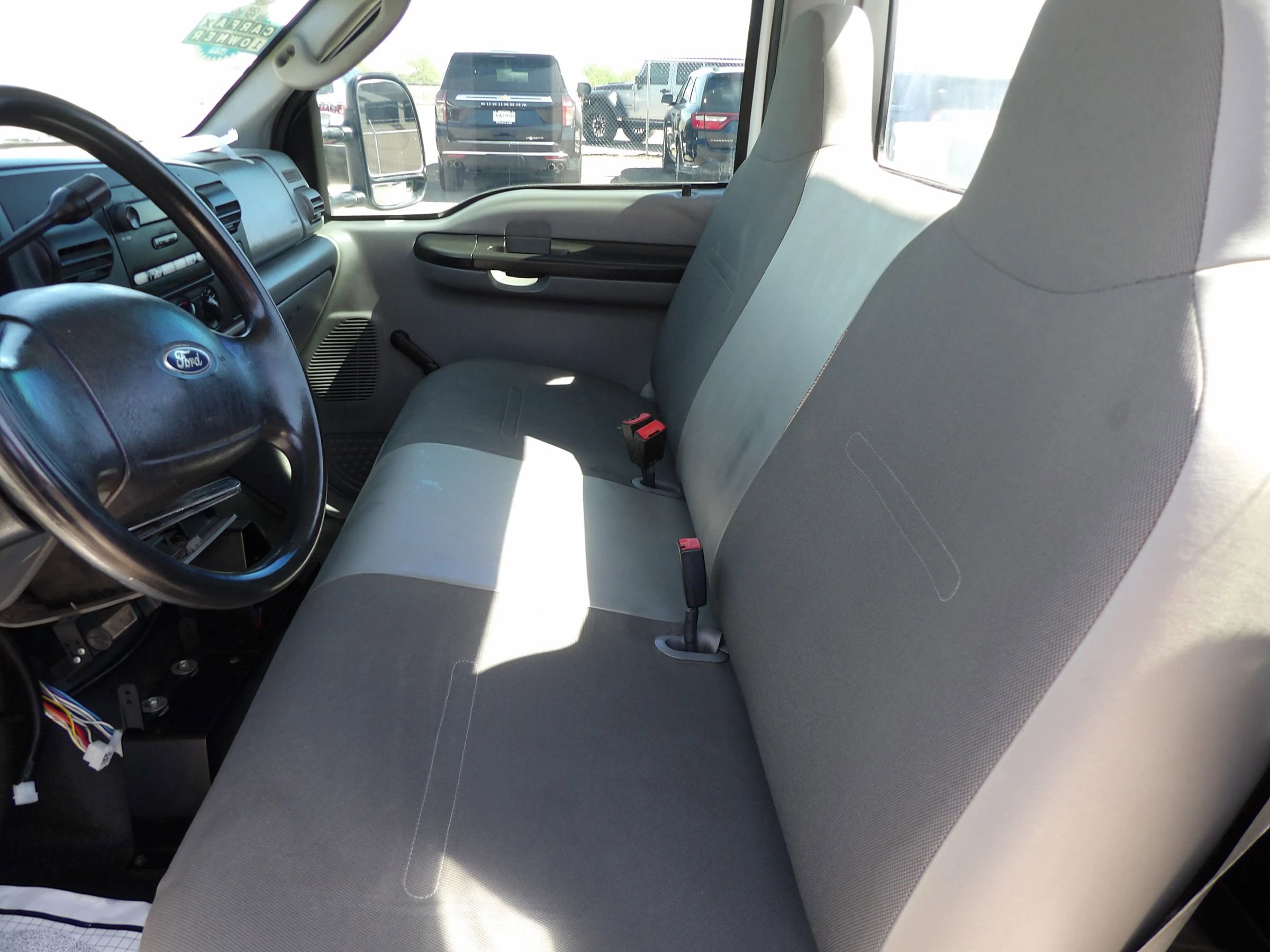 Used 2005 Ford F350 XL image 10