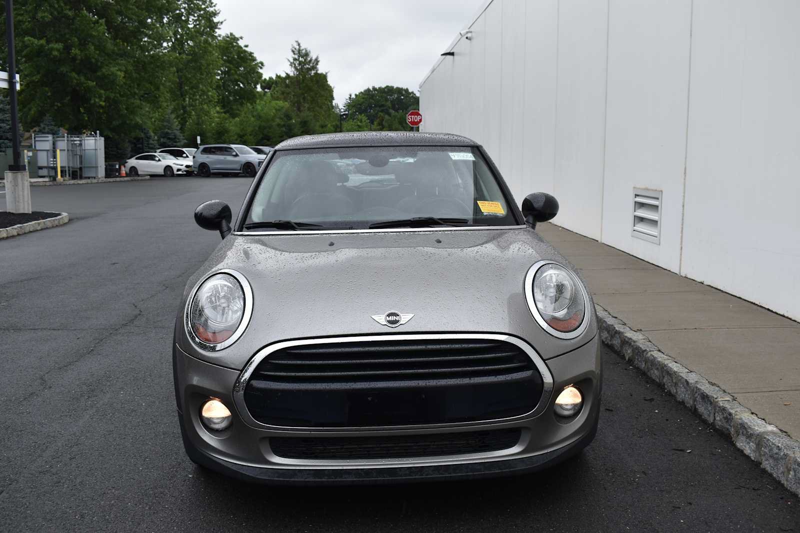 Used 2017 MINI Cooper 2-Door Hardtop FWD image 2