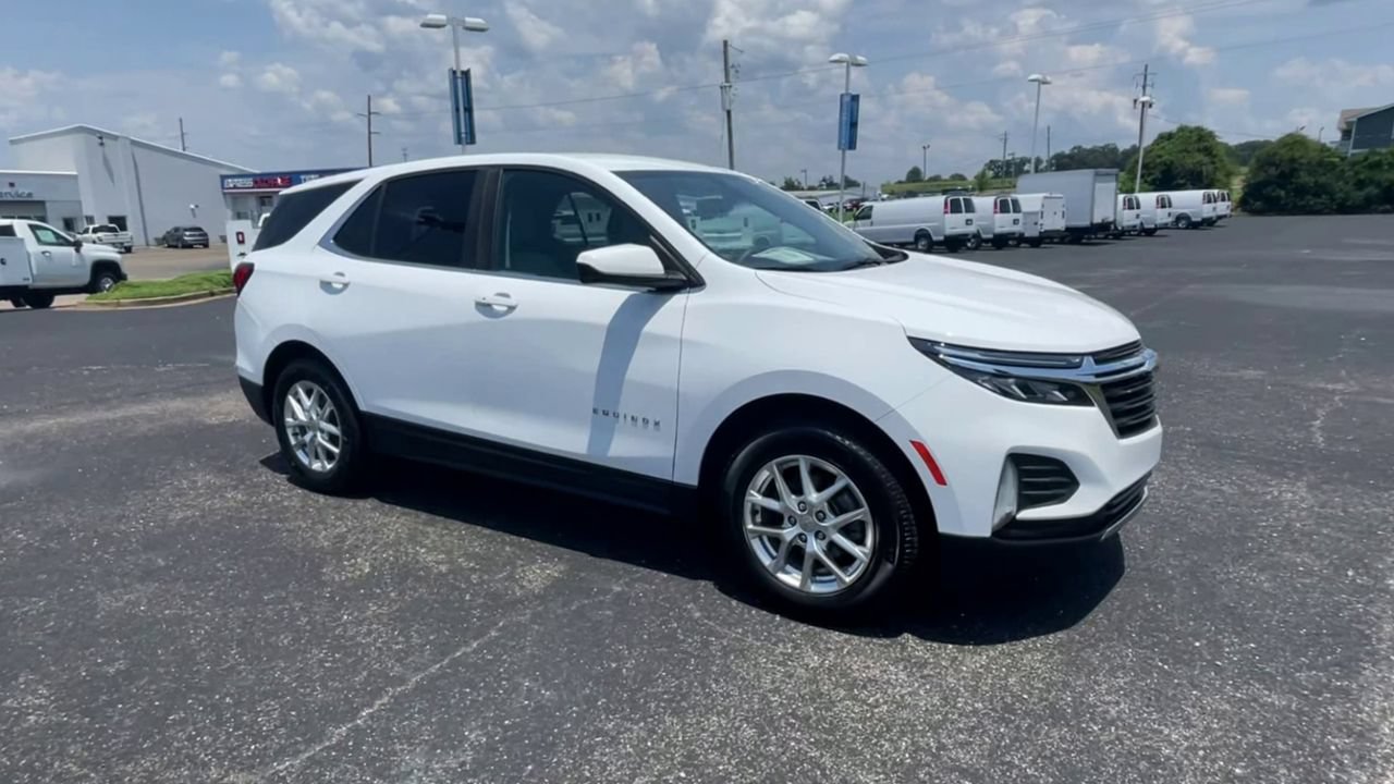 Used 2022 Chevrolet Equinox LT FWD image 2
