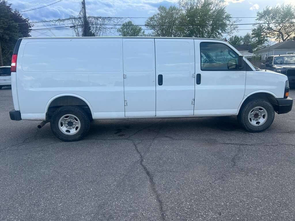 Used 2022 Chevrolet Express 2500 Extended w/ Driver Convenience Package RWD image 4