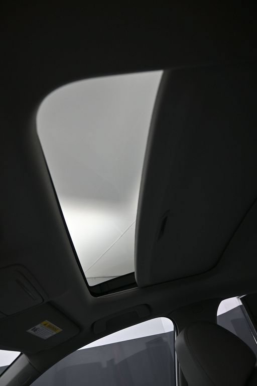 Certified 2025 Acura Integra FWD image 18