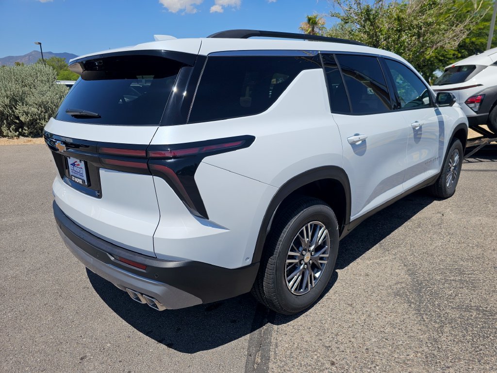 New 2026 Chevrolet Traverse LT w/ Enhanced Driving Package FWD image 5