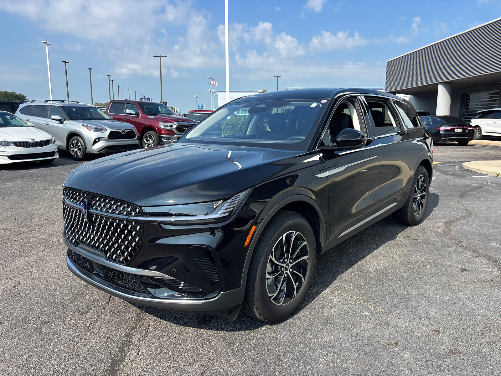 New 2026 Lincoln Nautilus Premier AWD/4WD image 3