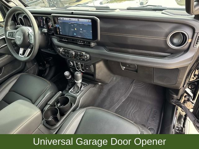 Used 2025 Jeep Wrangler Sahara image 15