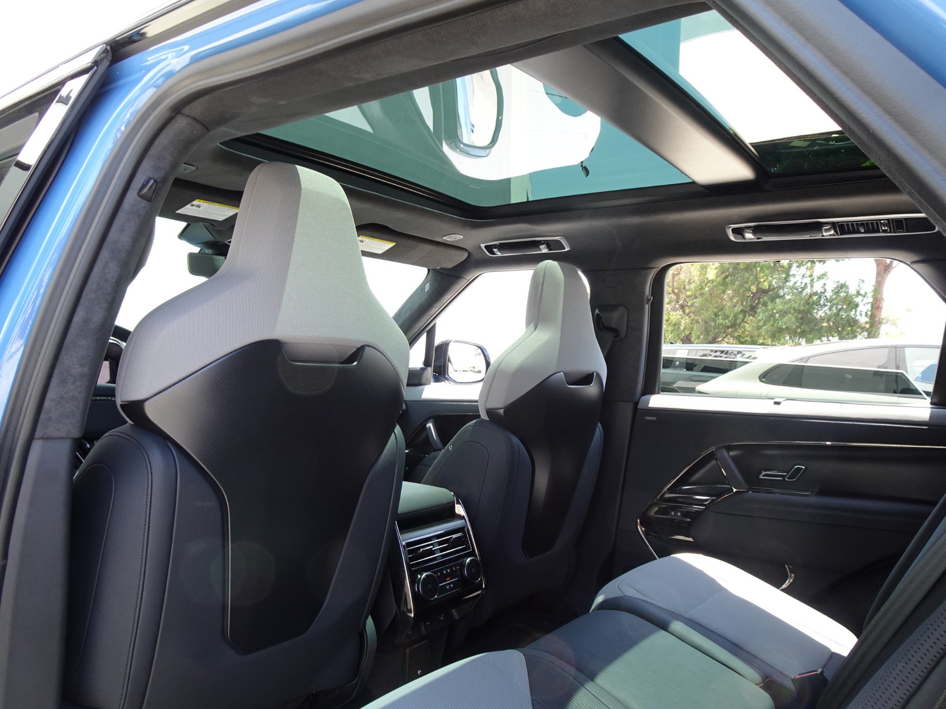 Used 2024 Land Rover Range Rover Sport SV Edition One Carbon Bronze AWD/4WD image 19
