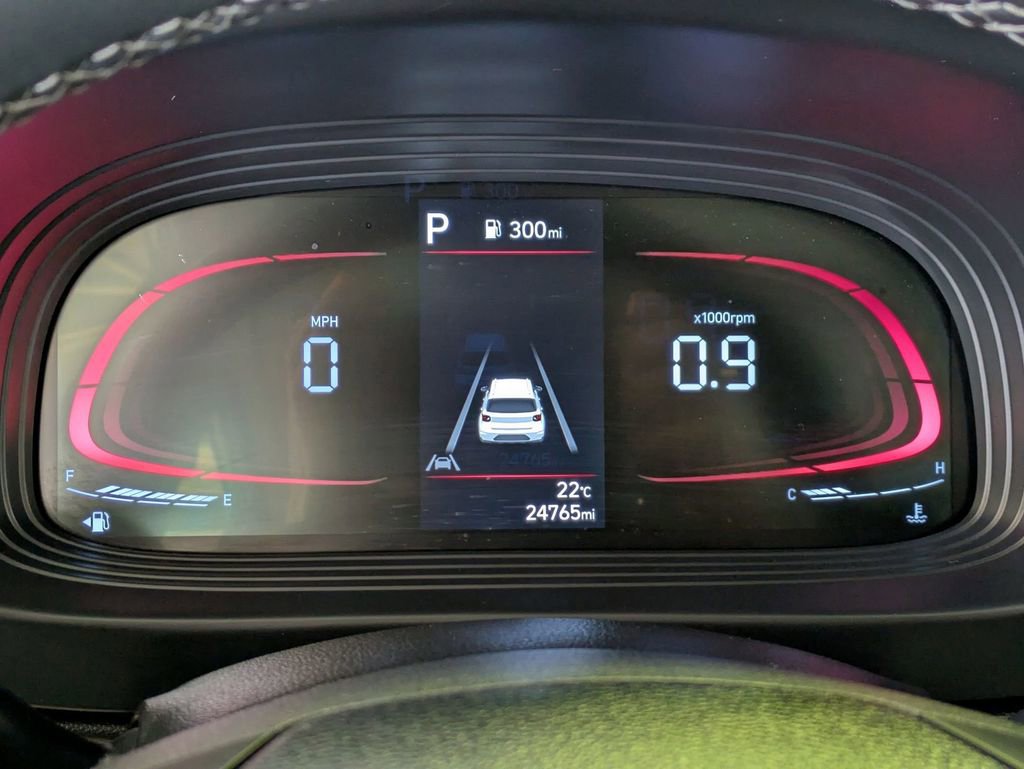 Used 2025 Hyundai Venue SEL FWD image 21