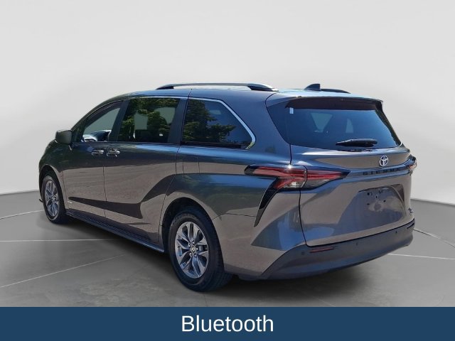Used 2021 Toyota Sienna XLE FWD image 5