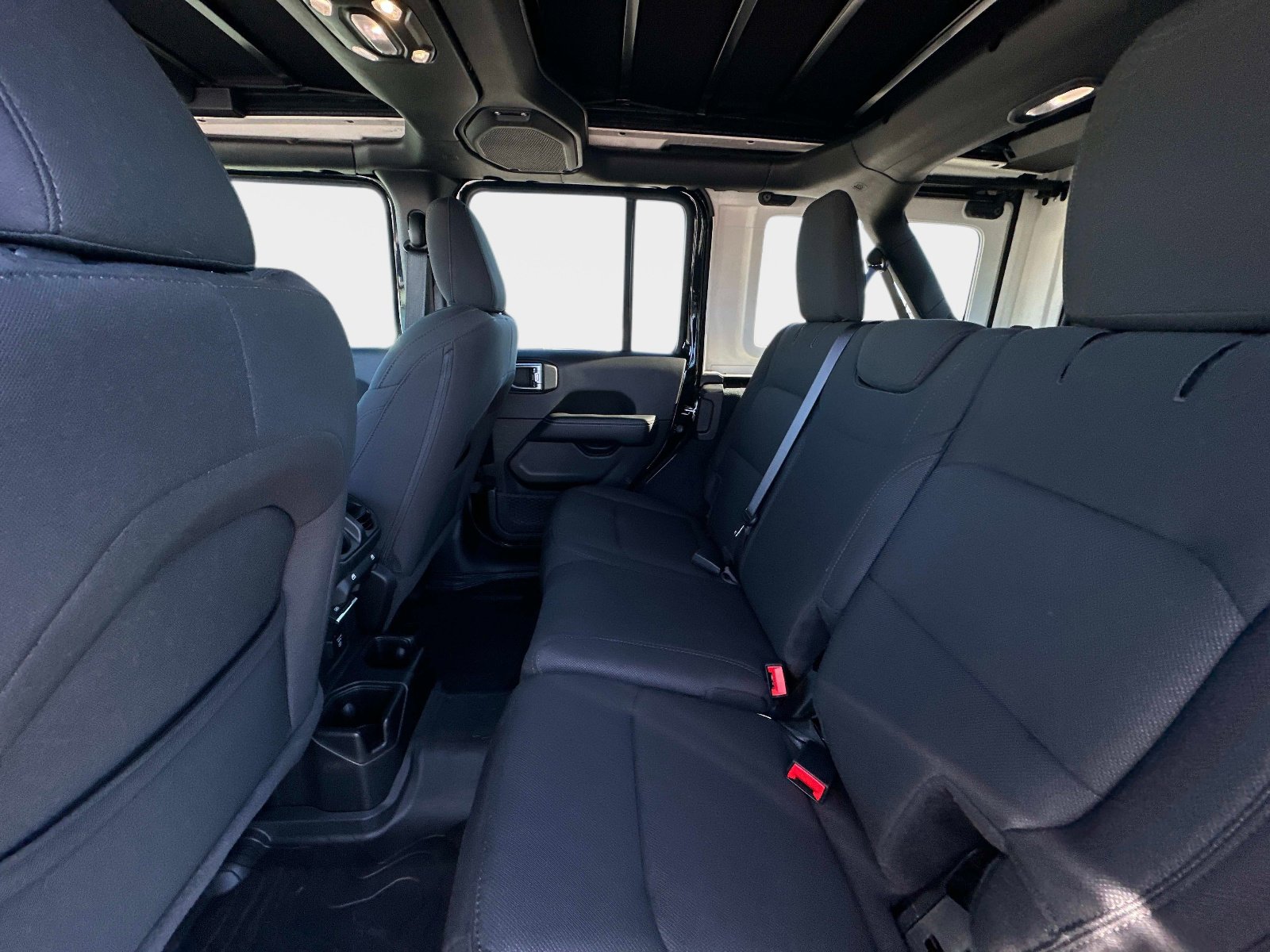 Used 2023 Jeep Wrangler Sahara w/ Cold Weather Group image 14