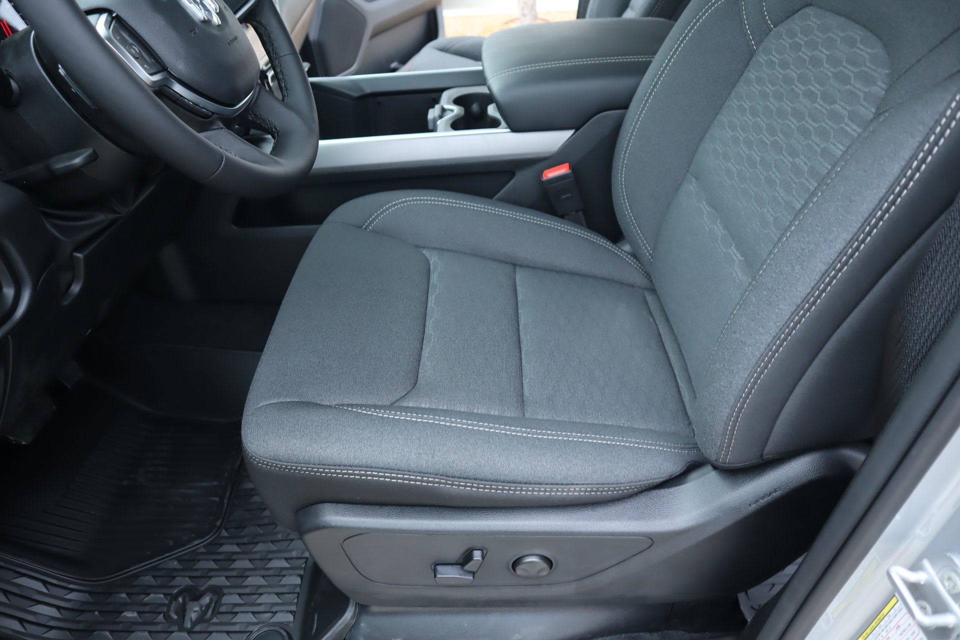 New 2026 RAM 1500 Big Horn AWD/4WD image 12
