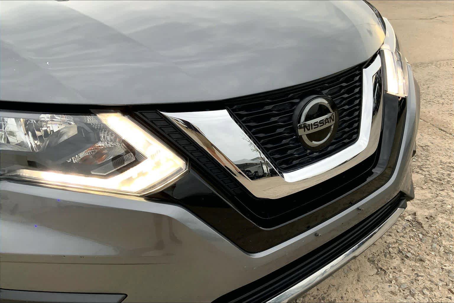 Used 2020 Nissan Rogue SV image 30