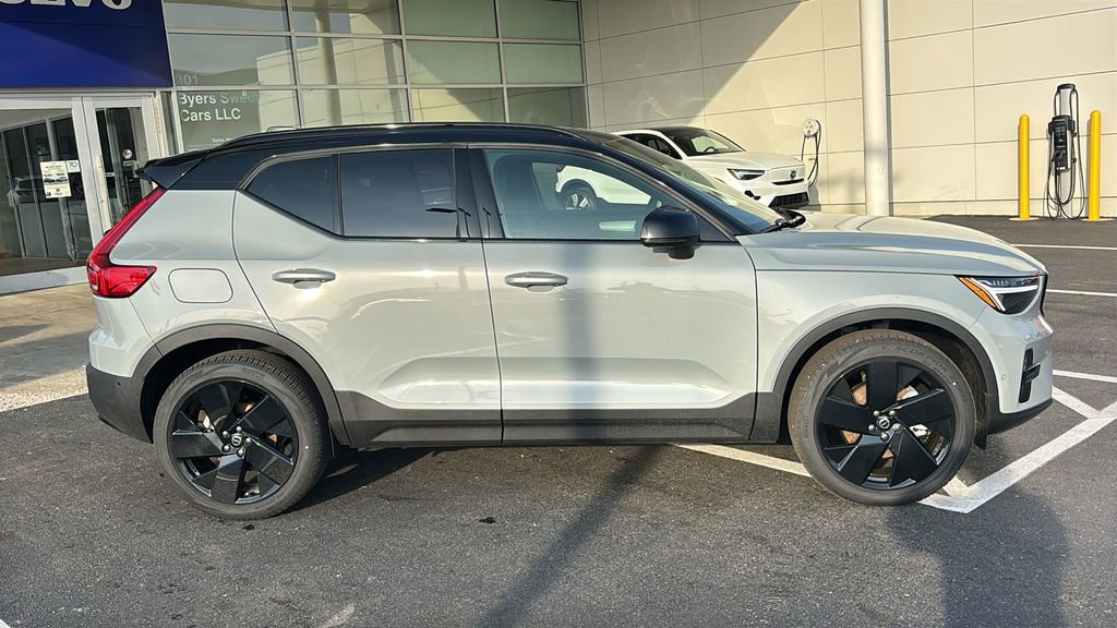 New 2026 Volvo XC40 B5 Ultra w/ Protection Package Premier image 28