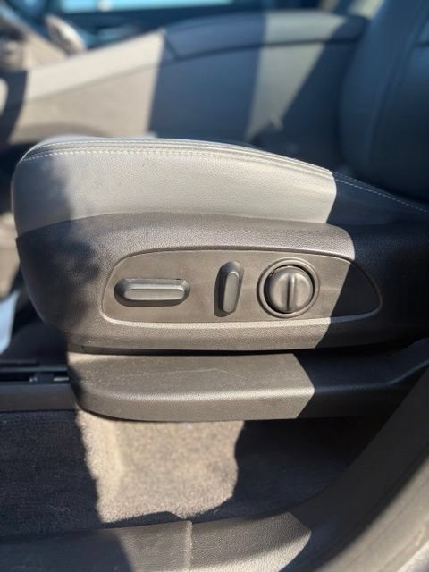 Used 2020 Buick Enclave Essence w/ Sound and Sites Package FWD image 28