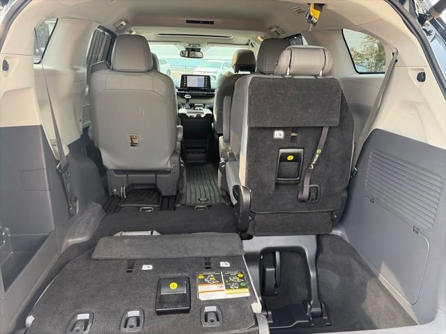 Used 2021 Toyota Sienna XLE w/ XLE Plus Package AWD/4WD image 10