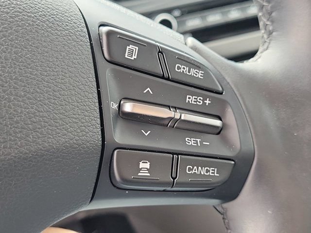 Used 2020 Hyundai Elantra Limited w/ Ultimate Package 03 FWD image 33