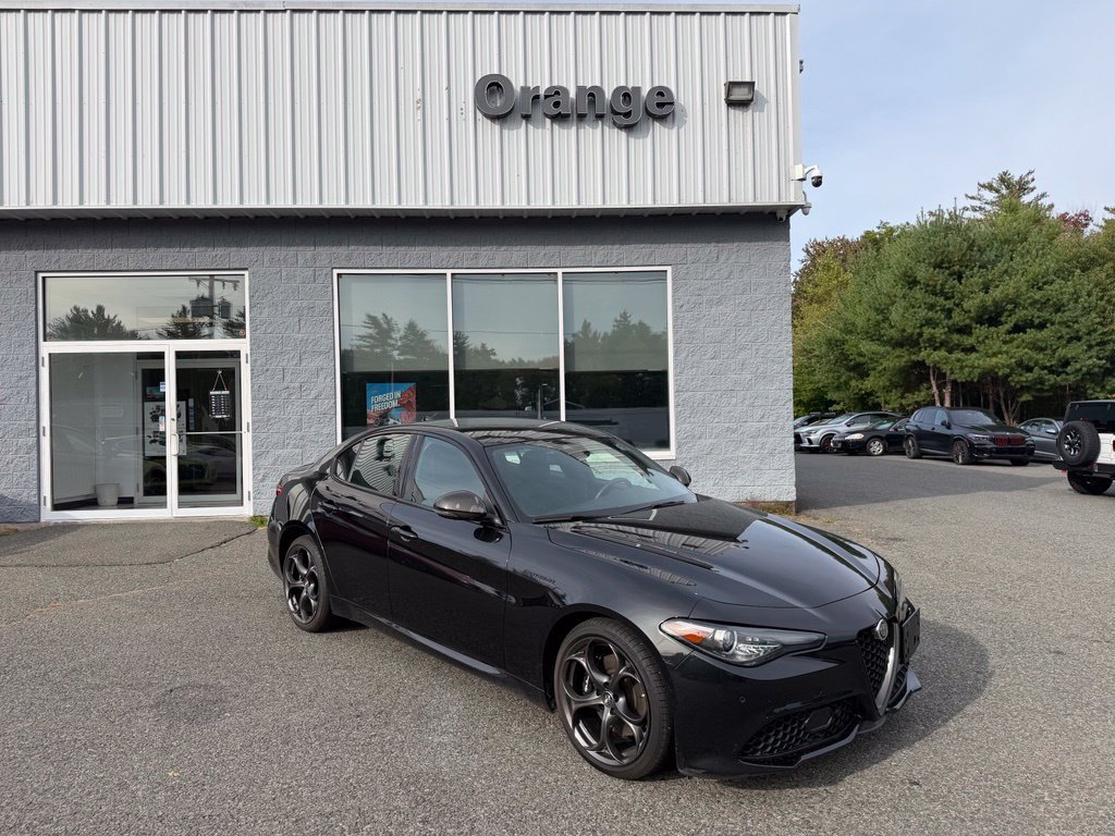 Used 2023 Alfa Romeo Giulia Estrema AWD/4WD image 7