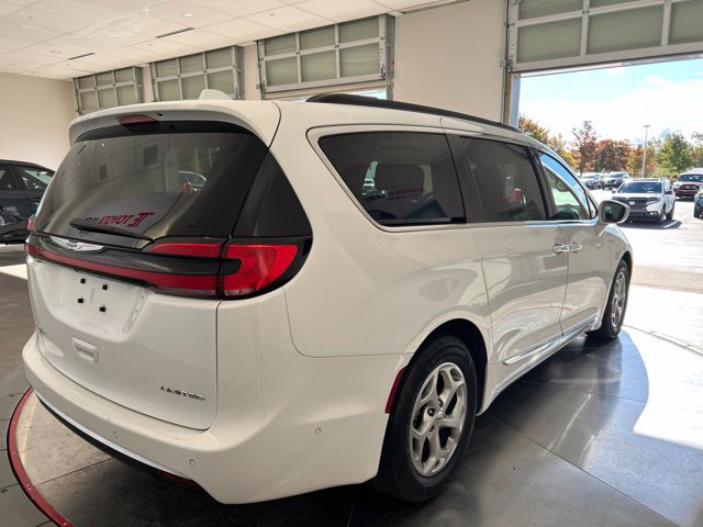 Used 2022 Chrysler Pacifica Limited FWD image 6