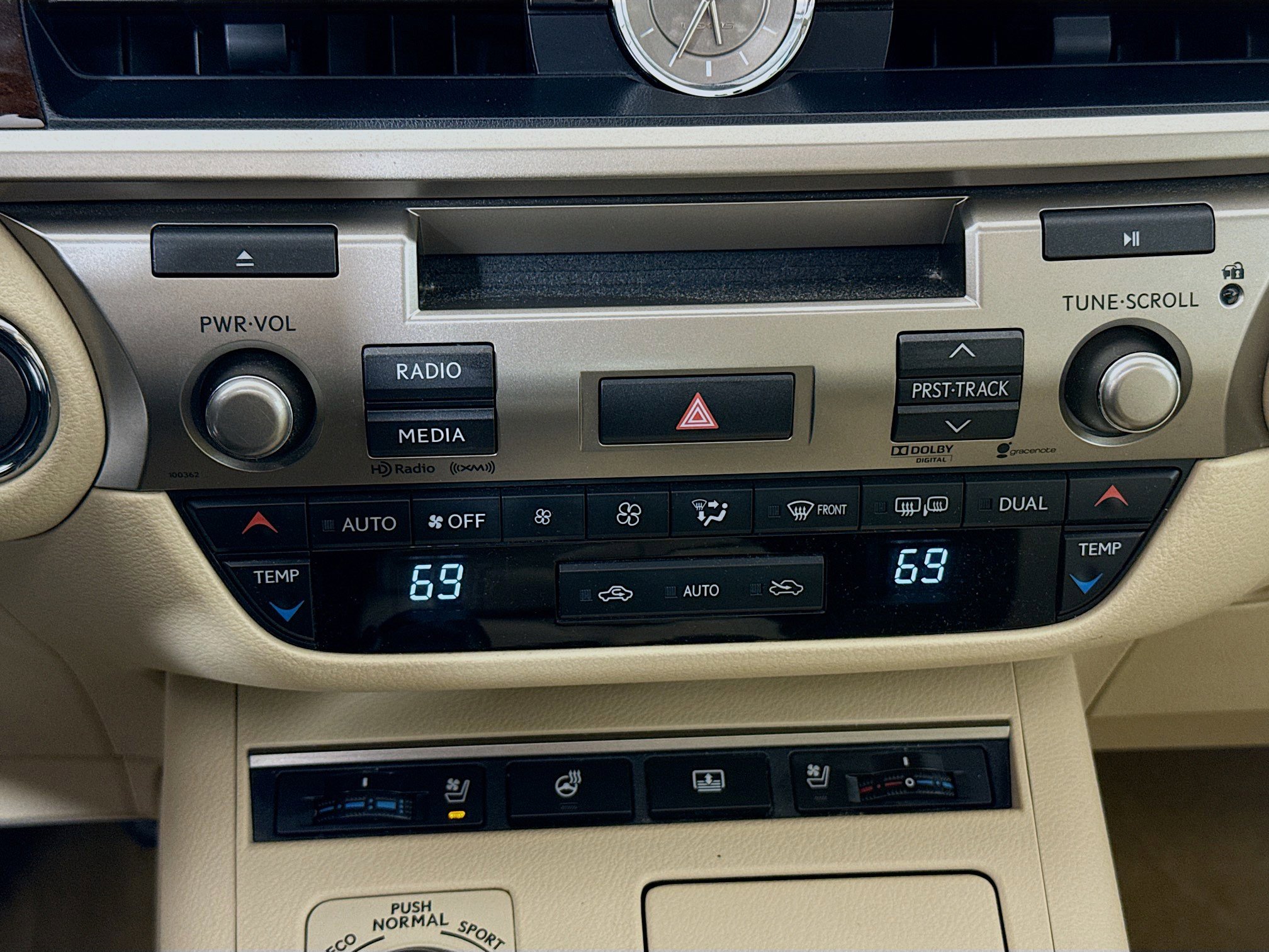 Used 2014 Lexus ES 350 w/ Ultra Luxury Package image 18