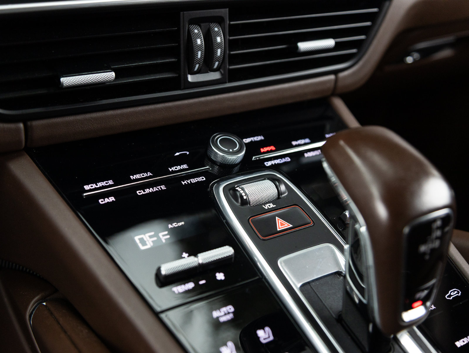 Certified 2020 Porsche Cayenne Turbo S AWD/4WD image 26