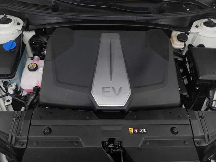 Used 2024 Kia EV6 GT-Line image 32