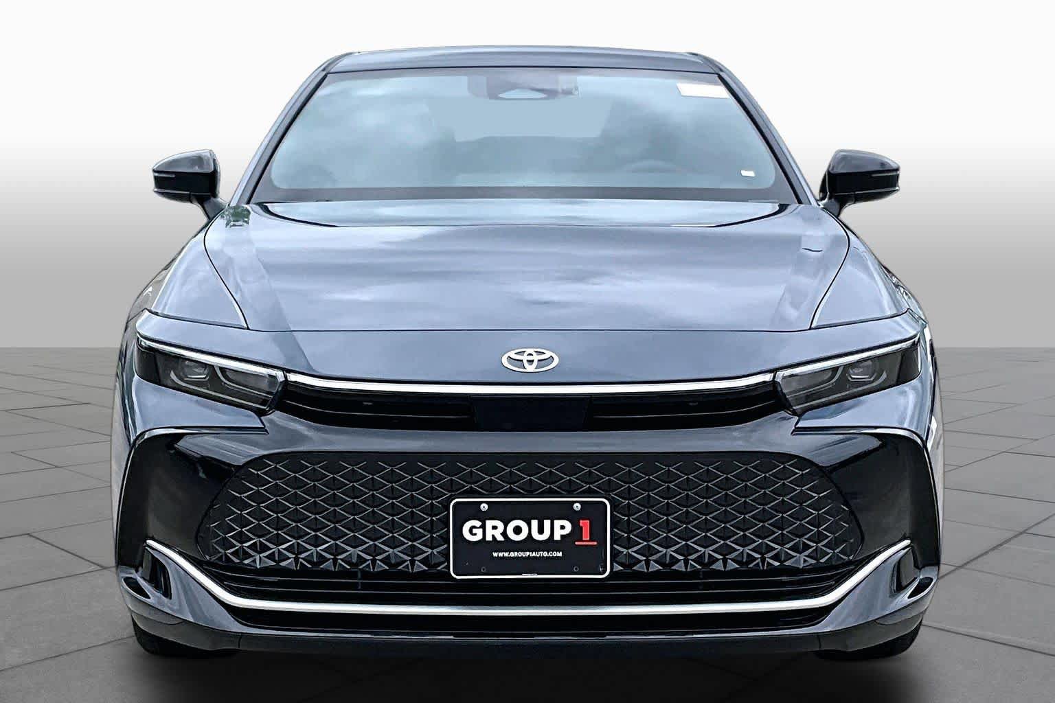 Used 2026 Toyota Crown XLE image 4