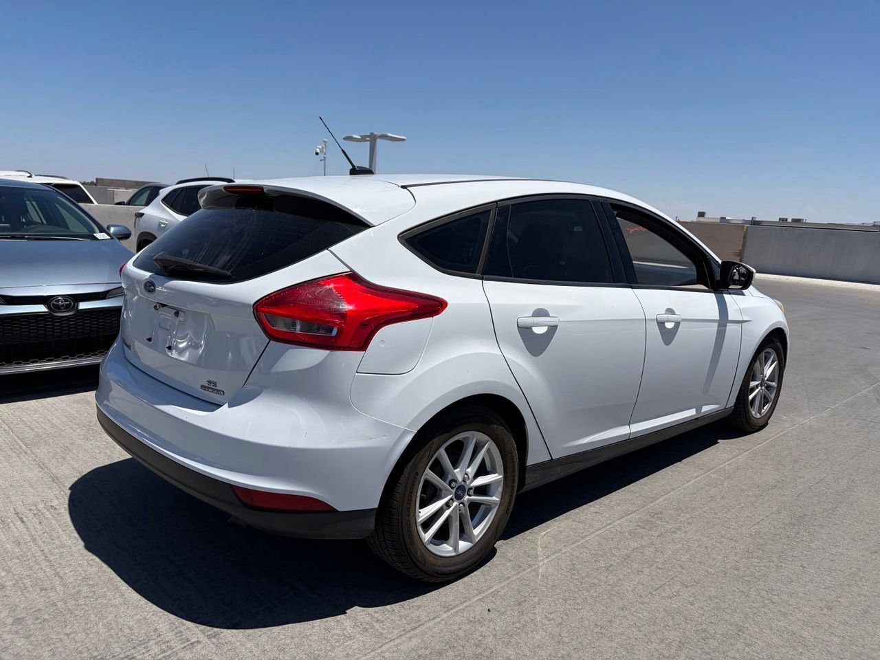 Used 2015 Ford Focus SE FWD image 2
