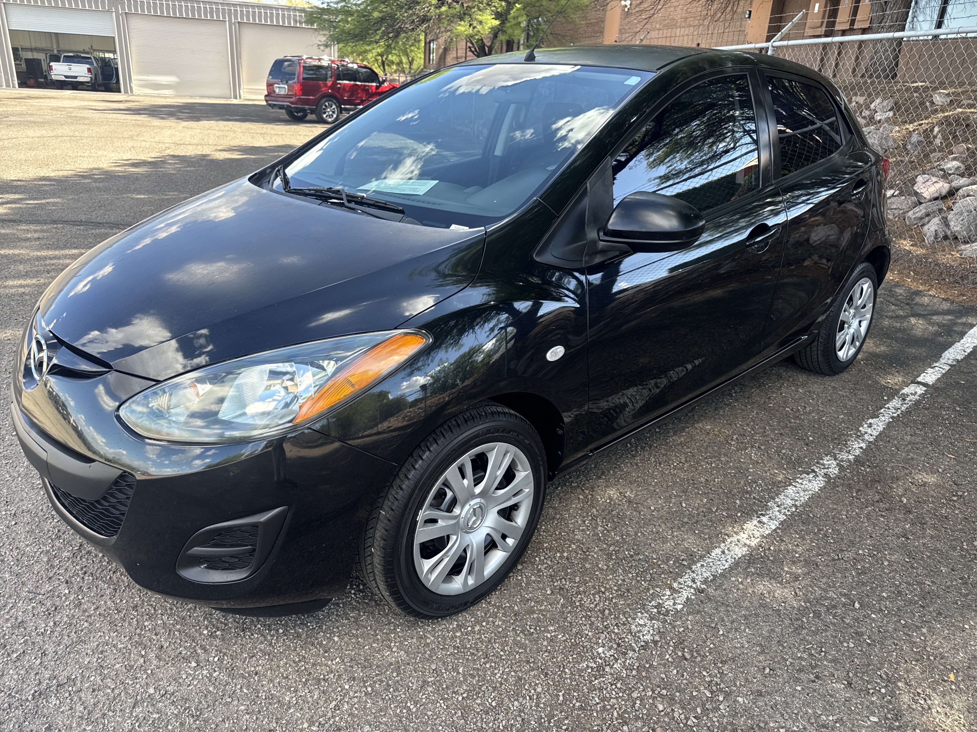 Used 2014 MAZDA MAZDA2 Sport FWD image 3