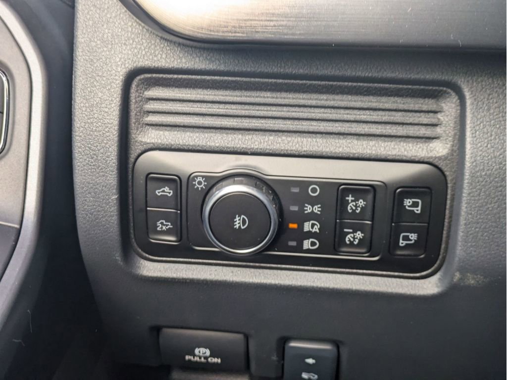 New 2026 Ford F250 Lariat w/ Black Appearance Package image 12