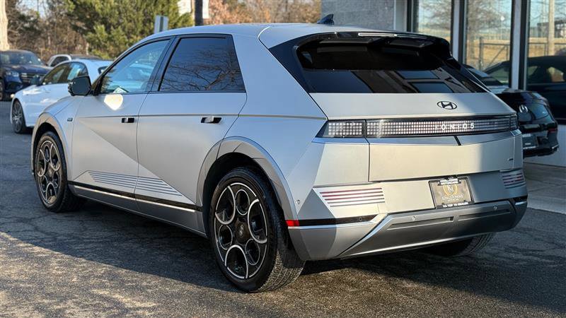 Used 2024 Hyundai Ioniq 5 Limited image 3