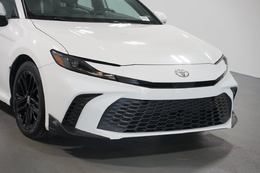 Certified 2025 Toyota Camry SE FWD image 4