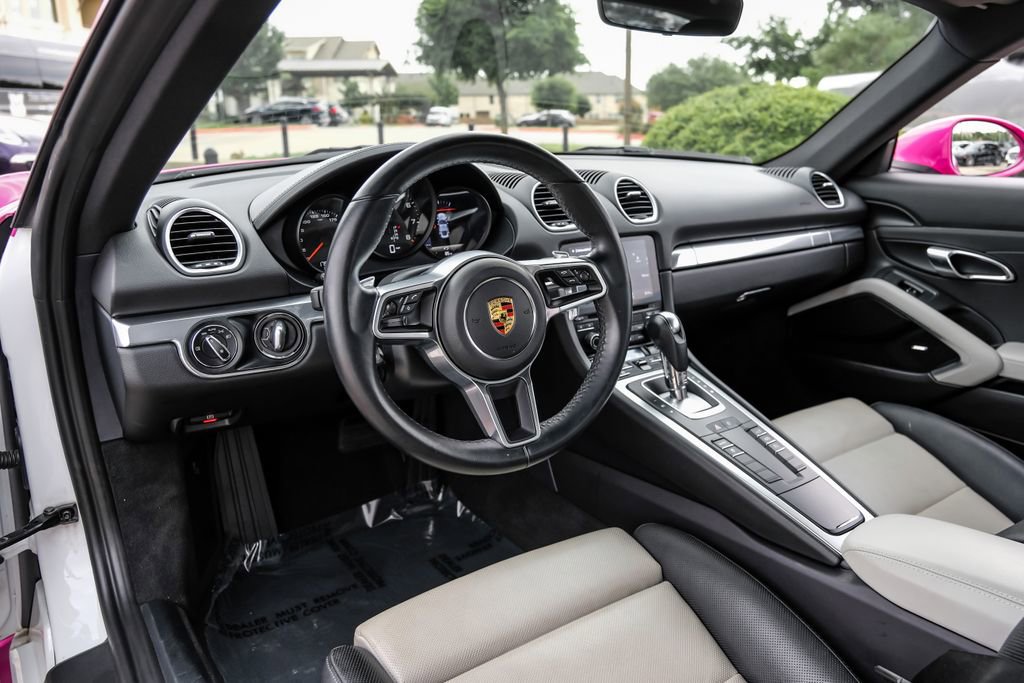 Used 2022 Porsche 718 Cayman RWD image 16