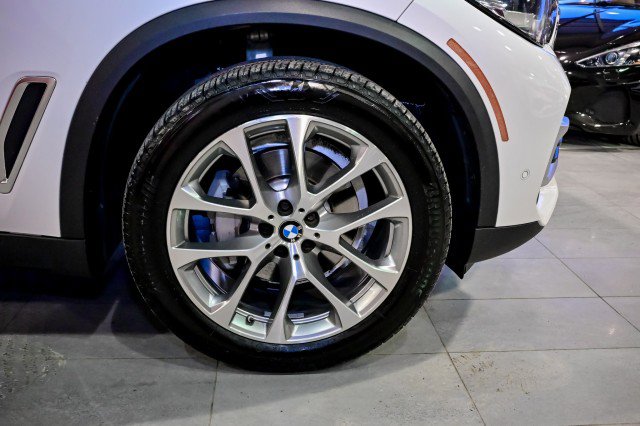 Used 2022 BMW X5 xDrive40i w/ Premium Package AWD/4WD image 44