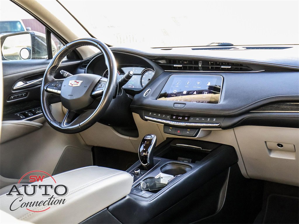 Used 2023 Cadillac XT4 Premium Luxury image 24
