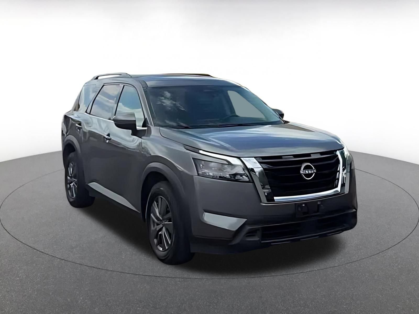 Used 2025 Nissan Pathfinder SV AWD/4WD image 3