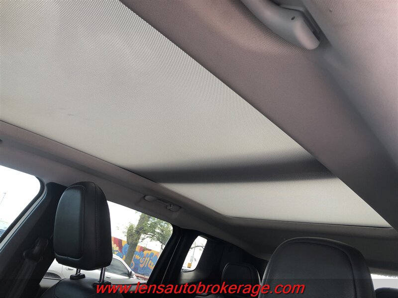 Used 2019 Jeep Renegade Trailhawk AWD/4WD image 16