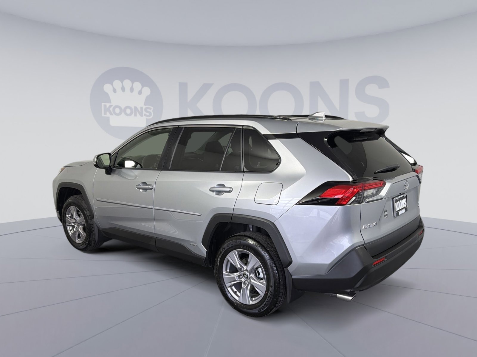 Used 2025 Toyota RAV4 XLE image 4