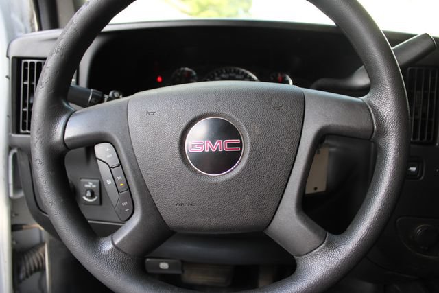 Used 2017 GMC Savana 2500 RWD image 6