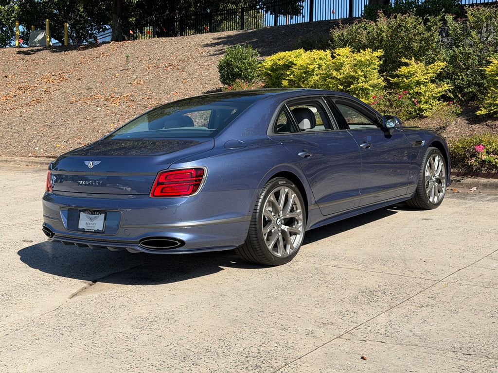 New 2025 Bentley Flying Spur Plug-In Hybrid image 9