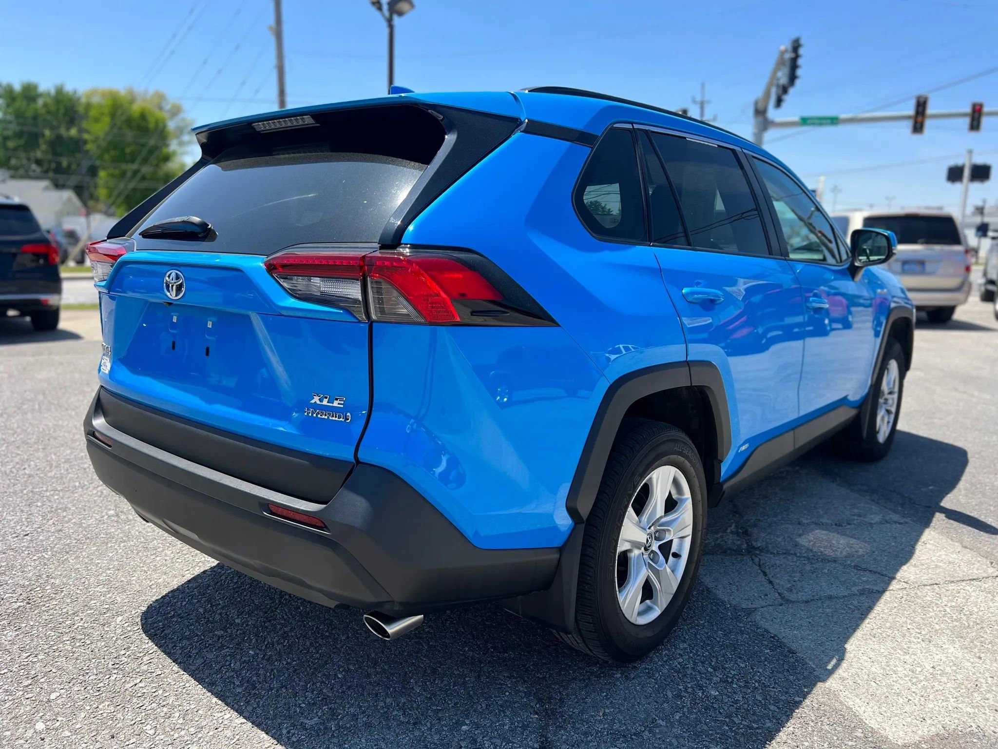Used 2020 Toyota RAV4 XLE w/ Convenience Package image 7