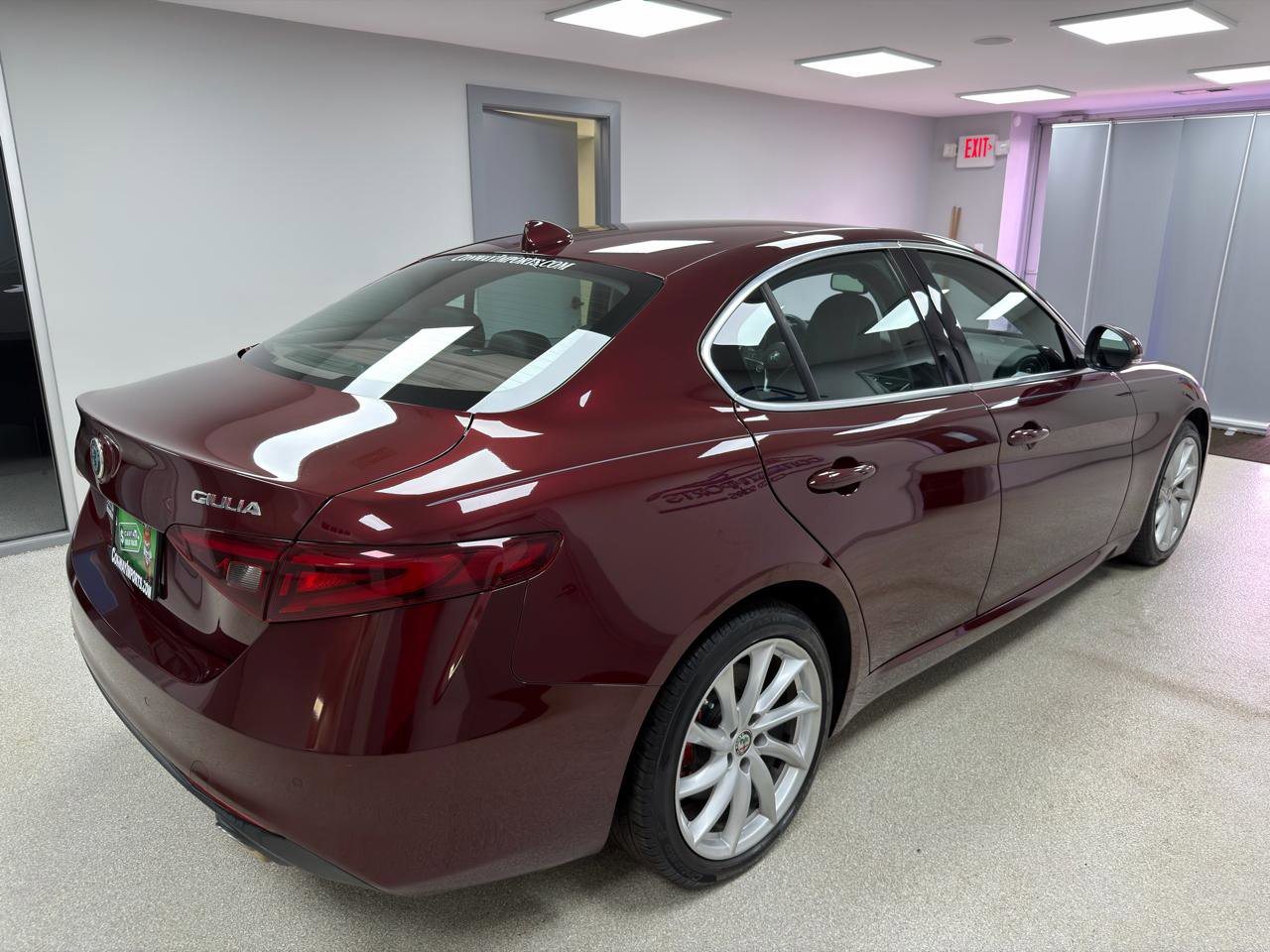 Used 2018 Alfa Romeo Giulia AWD image 3