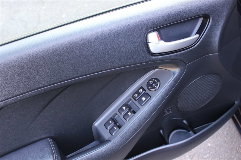 Used 2018 Kia Forte LX FWD image 11