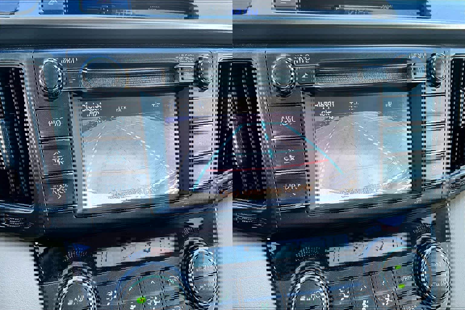 Used 2013 Toyota RAV4 XLE image 24