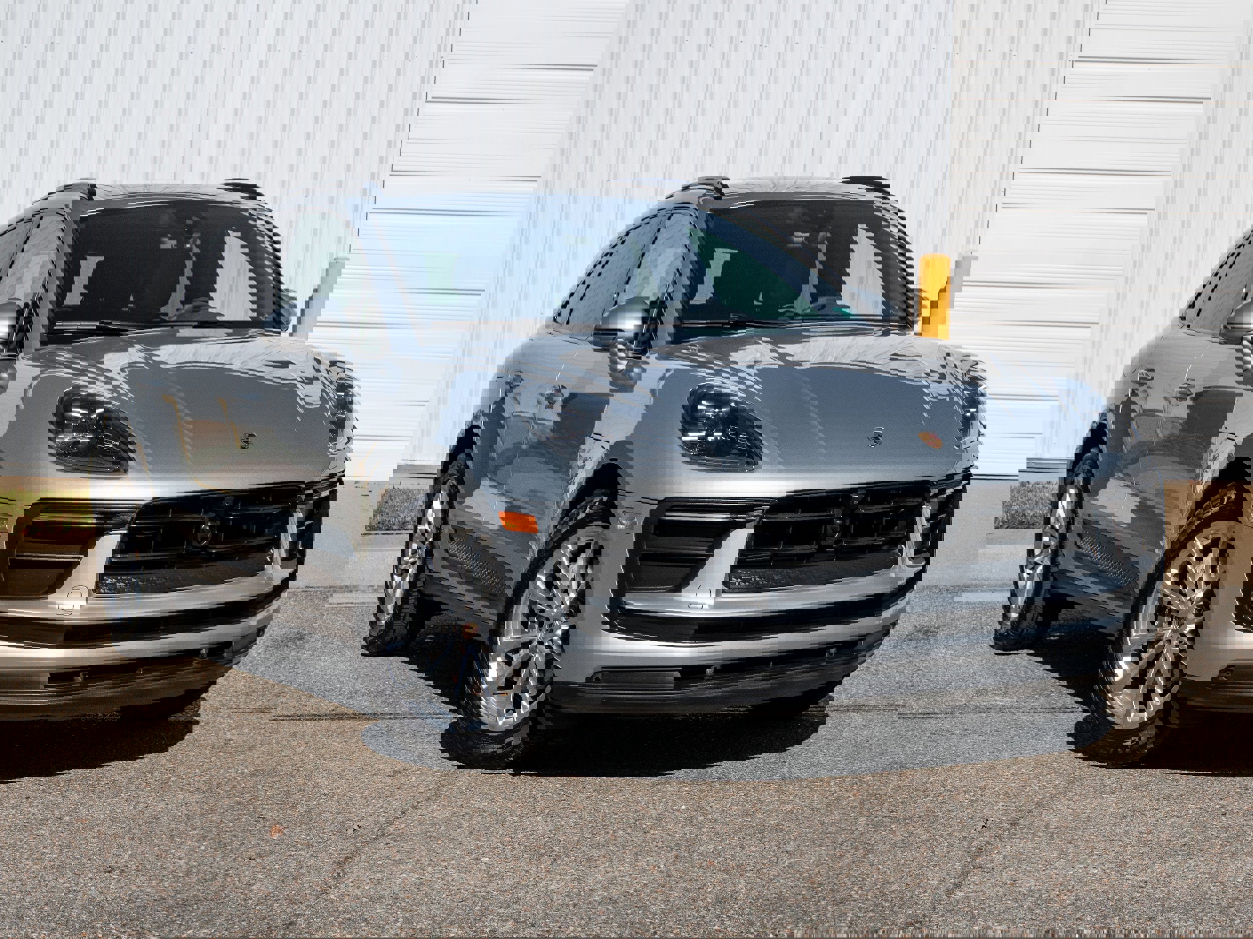 Used 2023 Porsche Macan image 9