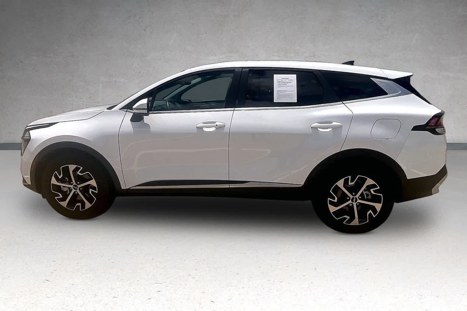 Certified 2024 Kia Sportage EX FWD image 3