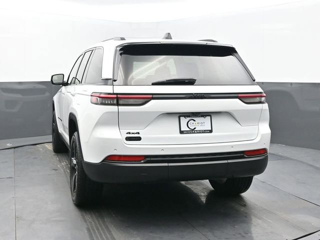 Used 2022 Jeep Grand Cherokee Altitude image 4