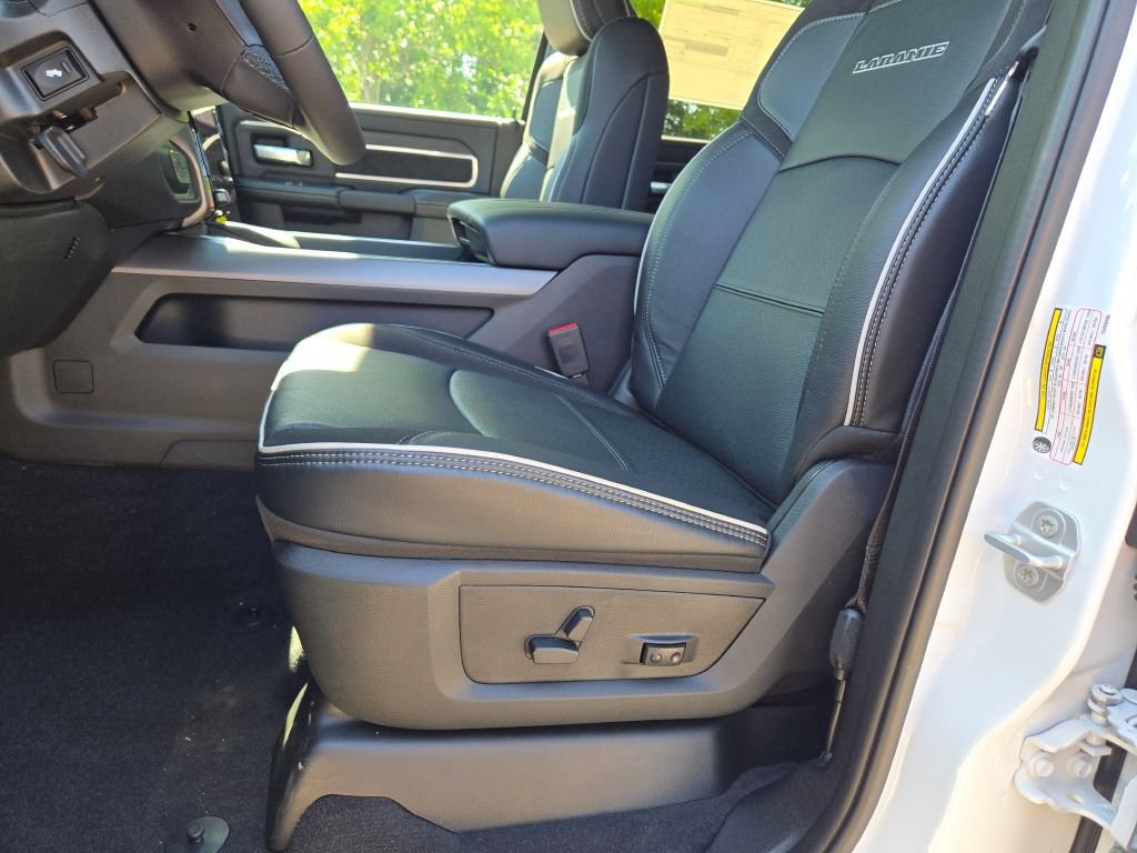 New 2026 RAM 2500 Laramie AWD/4WD image 29