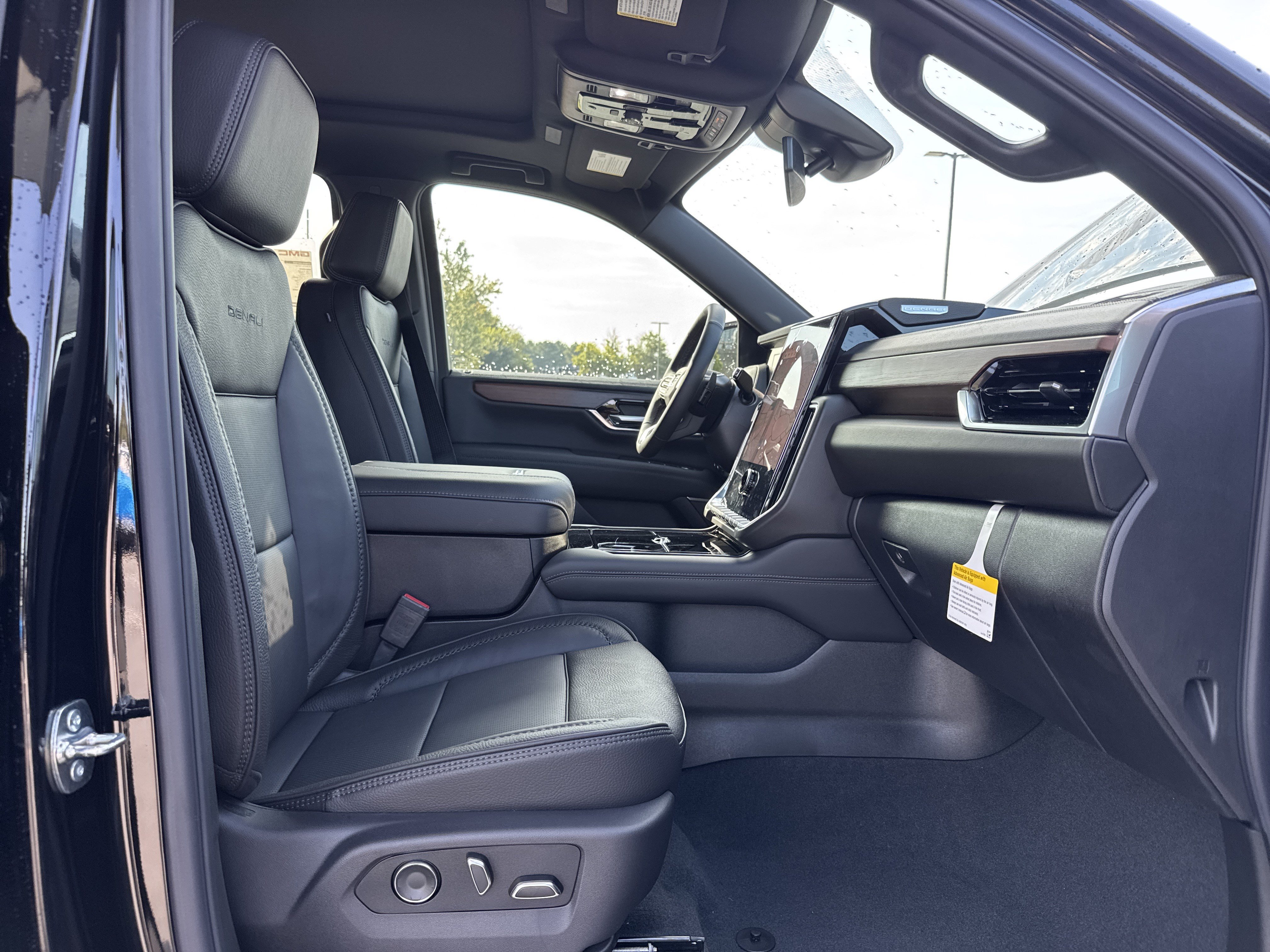 New 2026 GMC Yukon XL Denali w/ Sun & Power Step Package AWD/4WD image 33
