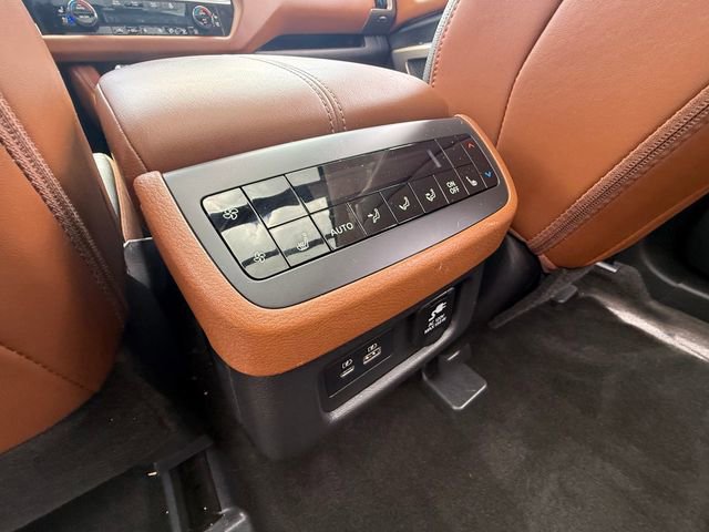 Used 2023 Nissan Pathfinder Platinum AWD/4WD image 28