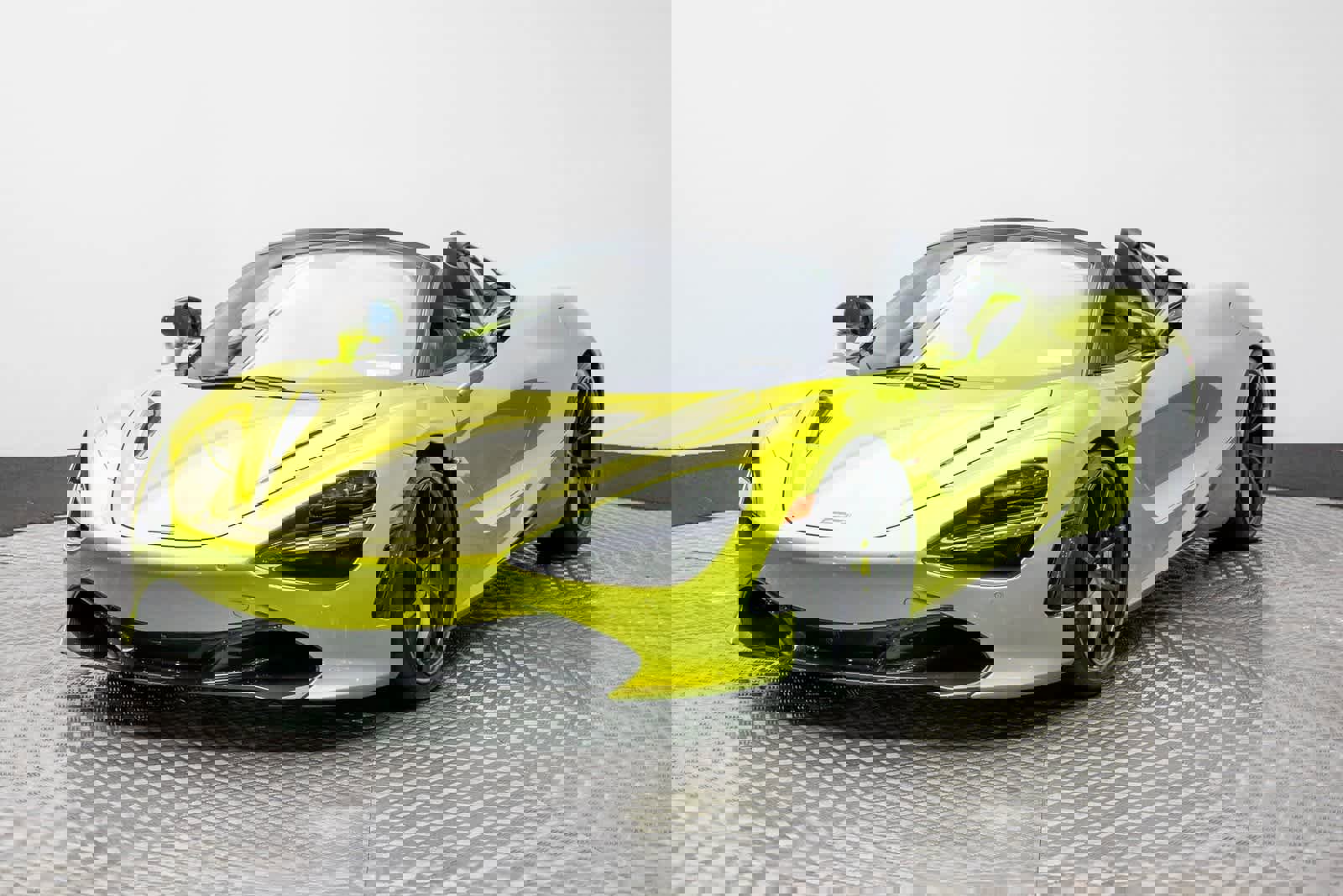 Used 2023 McLaren 720S Performance image 1