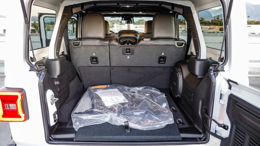 New 2026 Jeep Wrangler Sahara image 27